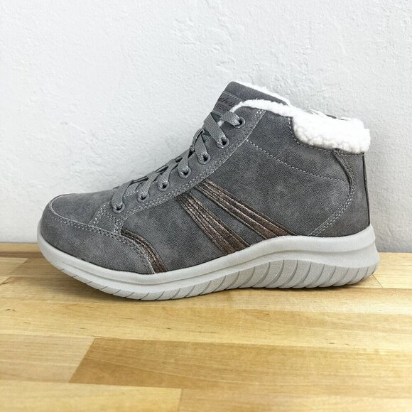 Skechers‎ Ultra Flex 2.0 Everyday Crush Boots Dark Taupe Women's 6 WIDE NEW - Picture 1 of 10